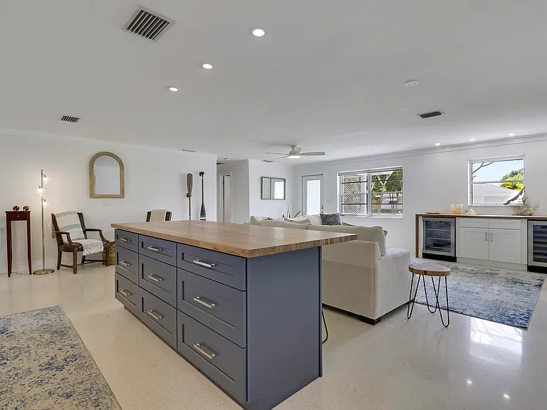 1518 Summer Ave — Photo 17