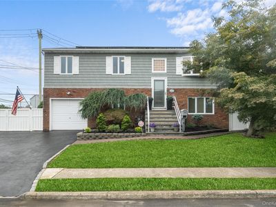 209 28th Street, Lindenhurst, NY, 11757