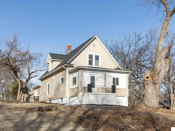 6612 Lake St, Omaha, NE 68104