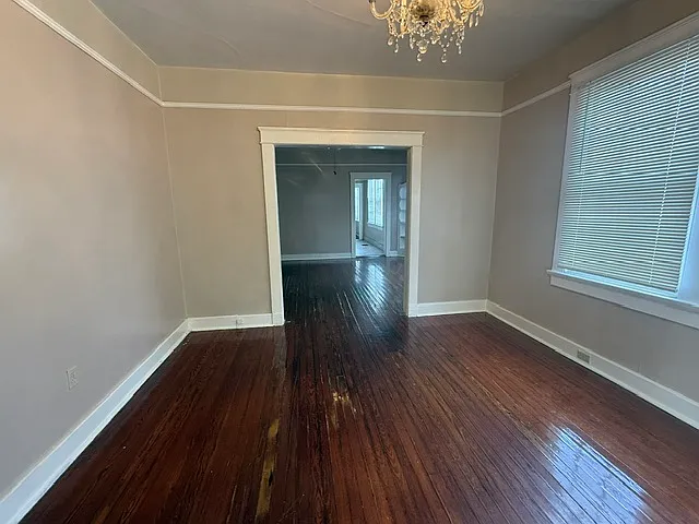 4001 Banks St — Photo 4