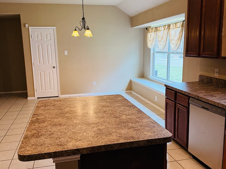 11956 Kingsville Dr — Photo 8