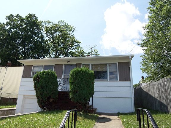 Recently Painted Exterior!!