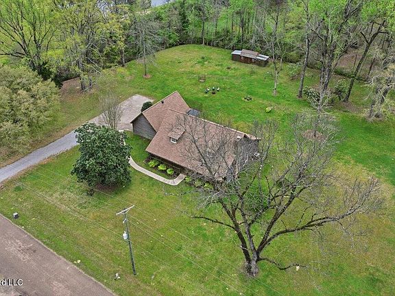 4th image of 101 Country Meadow Rd