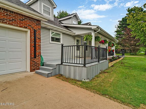 2nd image of 851 Highland Ln