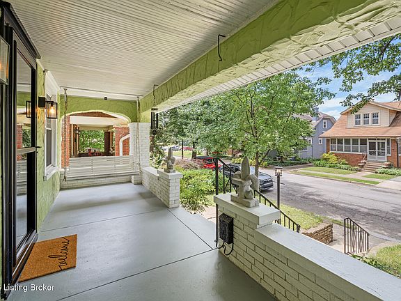5th image of 2212 Eastview Ave