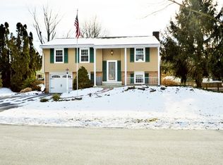 3230 Randy Rd, Lancaster, PA 17601