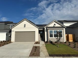 1067 W Mill Rd #34, Madera, CA 93636