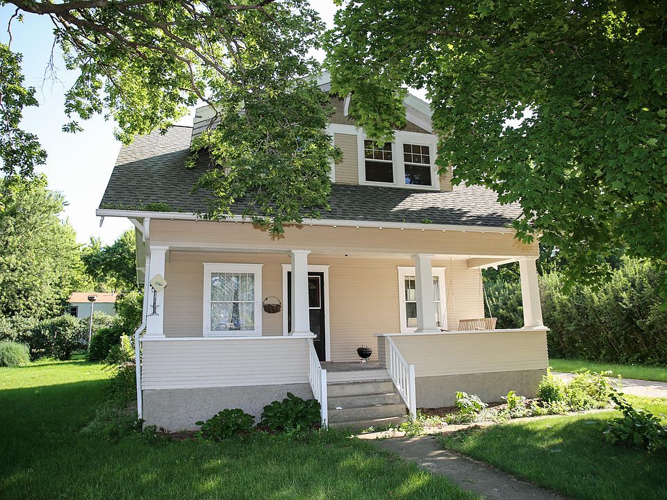 1st image of 116 Avenue C W