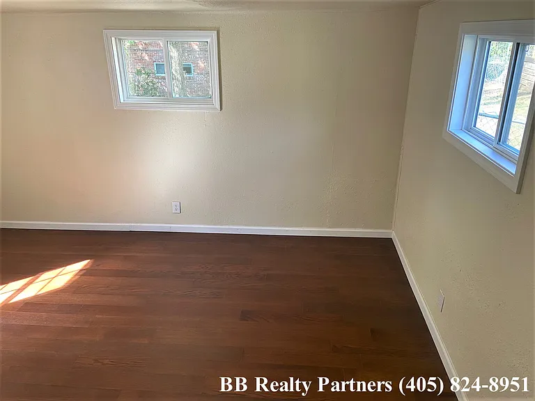 3407 E 38th St S — Photo 18