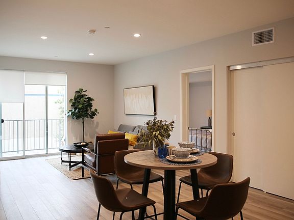 4th image of 10925 Hartsook St APT 408