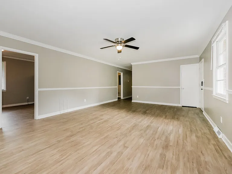 1447666_020_wm_-_living_room_12979575.jpg