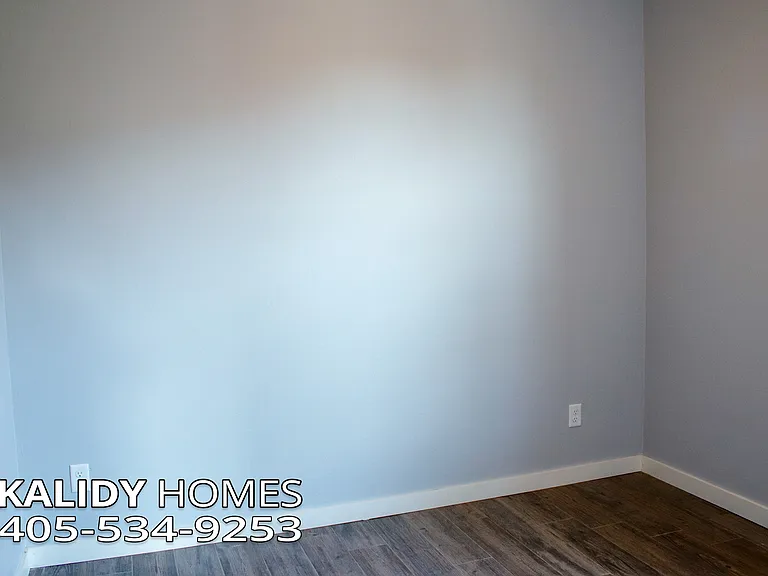 420 Remington Ave — Photo 15