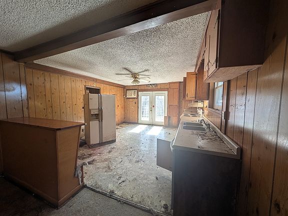 3rd image of 210 Donegan Crossing Rd