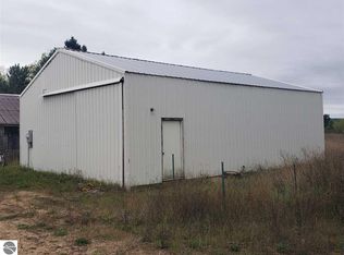 2494 W 18th Rd, Mesick, MI 49668