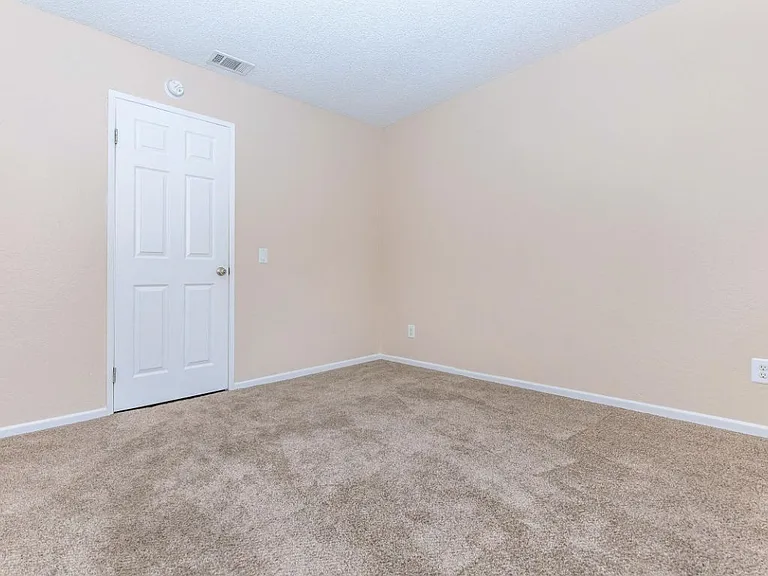 The Newport Apartments — Photo 47