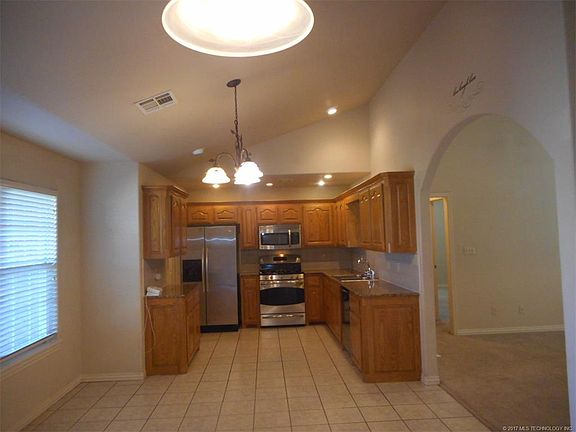4th image of 2265 Green Meadows Cir