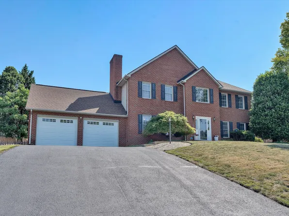 5137 Plantation Grove Ln, Roanoke, VA 24012