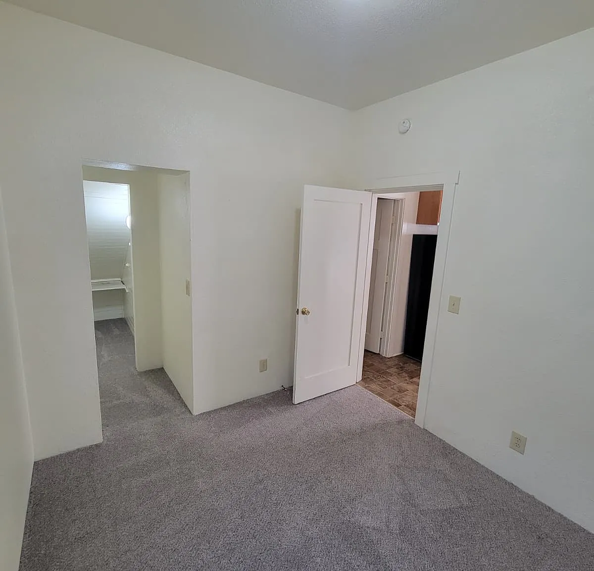 2 bed, $1,220 — Photo 4