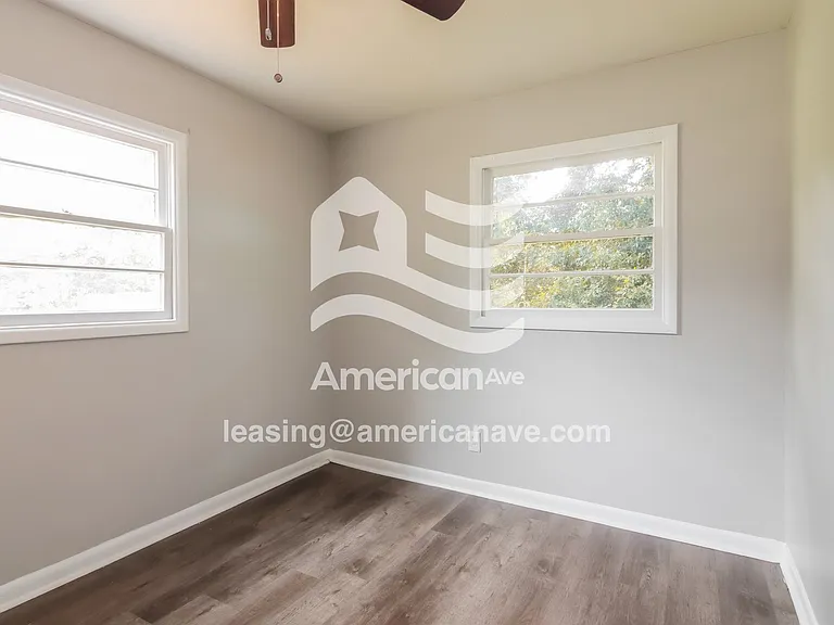 1732693_008_main_bedroom_9.jpg