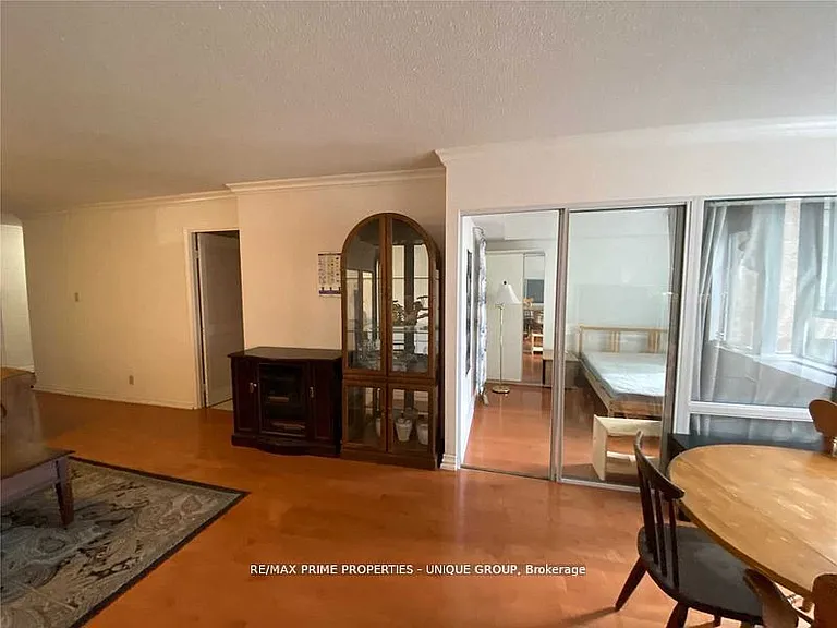 717 Bay St #504 — Photo 6