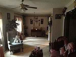 2nd image of 909 Charles Ct