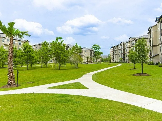 Park at Magnolia — Photo 43