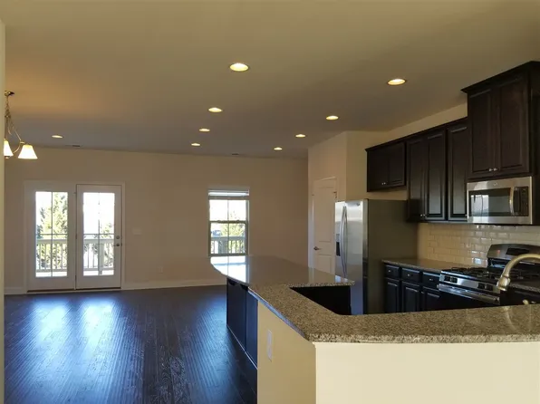 2114 Whitesmith Dr, Apex, NC 27502