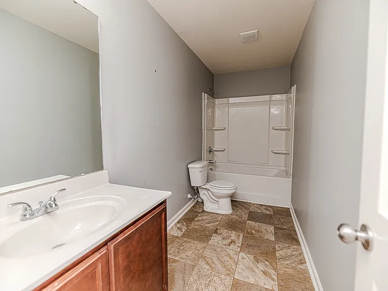 2441 Westgate Dr — Photo 21