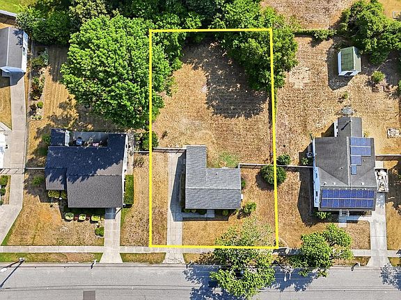 3rd image of 80 Beachhurst Dr