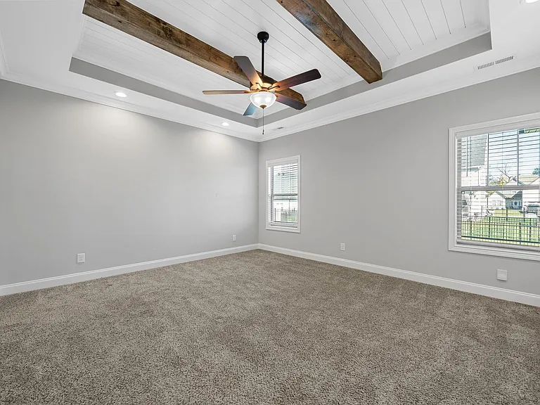573 Bowden Dr — Photo 18