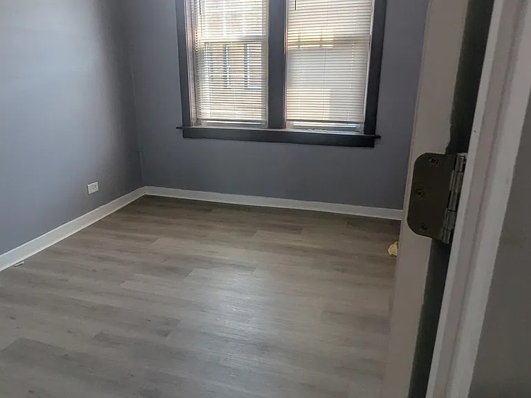8118 S Drexel Ave #3E — Photo 2