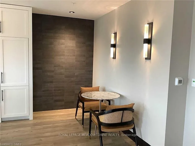 15 Glebe St E #1304 — Photo 22