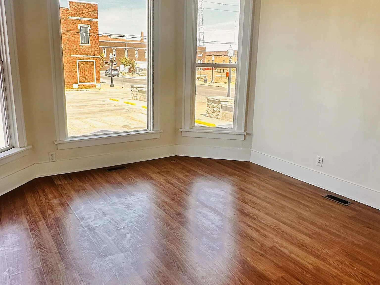 329 E Broadway - 2 — Photo 4