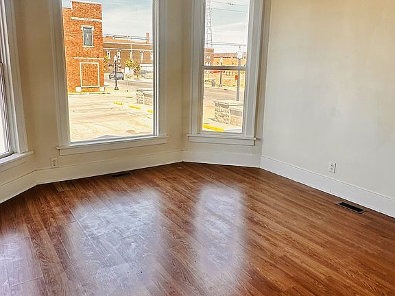 4th image of 329 E Broadway APT 2