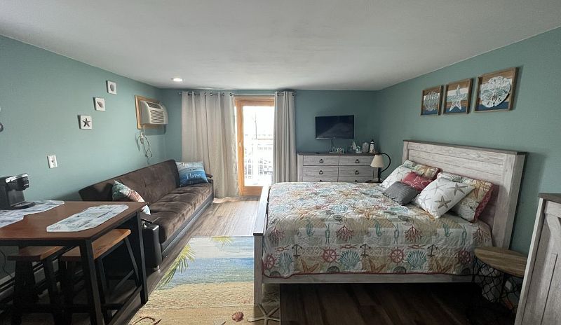 1st image of 415 Ocean Blvd #1A