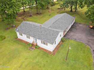 1304 Scotts Store Rd, Grantsboro, NC 28529