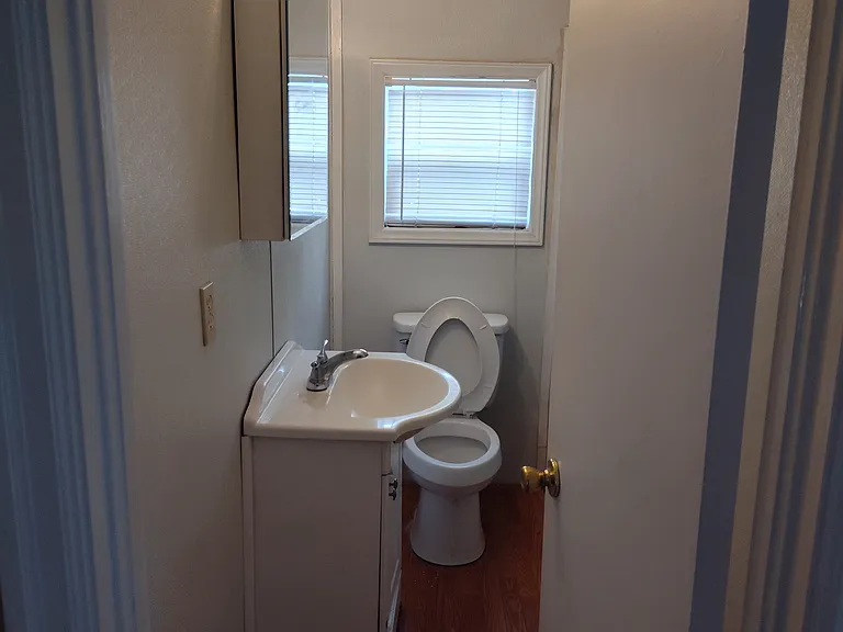 72 Rose Dr — Photo 5