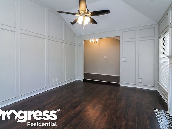 5th image of 944 Aspen Dr