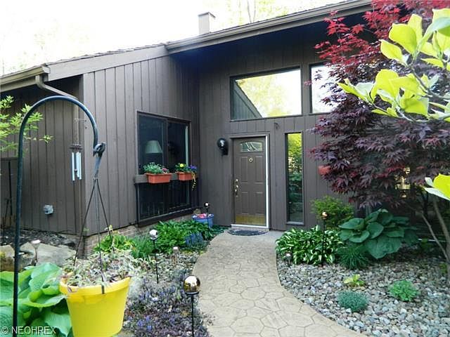 1st image of 686-16 Fairington Ln