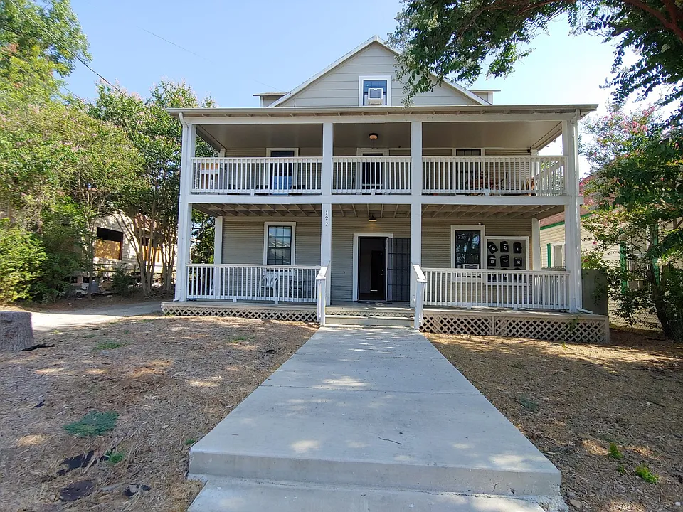 127 Sandmeyer St #4