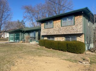 15409 Hilltop Rd, Council Bluffs, IA 51503