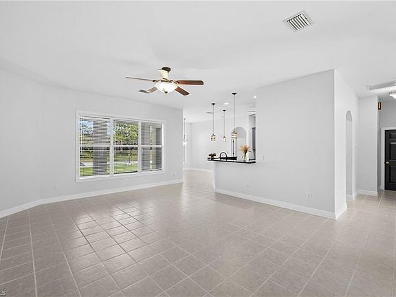 4th image of 3645 70th Ave NE