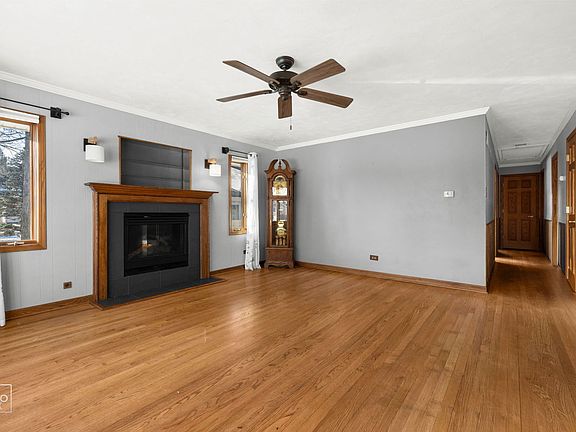 5th image of 138 N Elmwood Ave