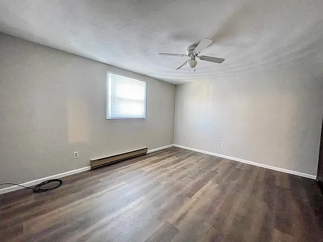242 Wimbledon Dr — Photo 7