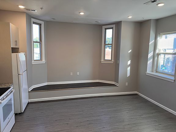 3rd image of 4900 Unruh Ave #5