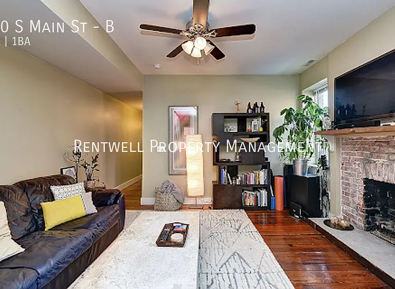 320 S Main St #B — Photo 4