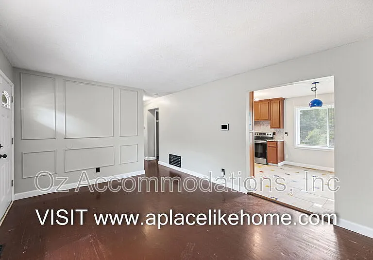 8201 E 110th St — Photo 6