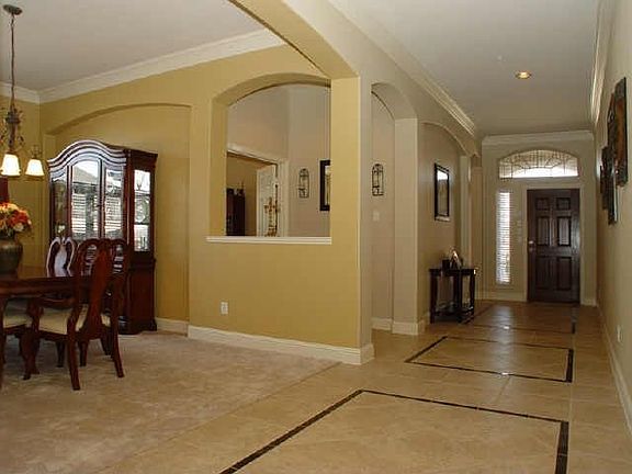 2nd image of 528 Chalk Hill Ln