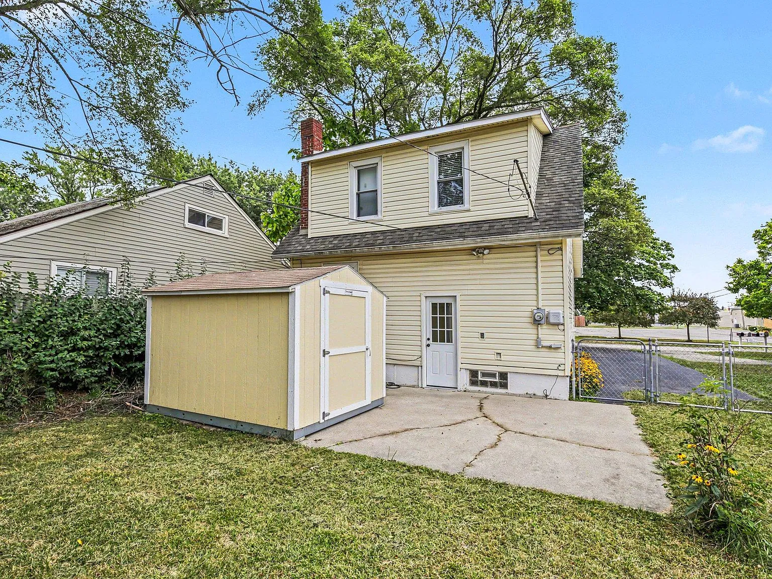 2 bed, 2.0 bath, 875 sqft, $1,700 — Photo 3