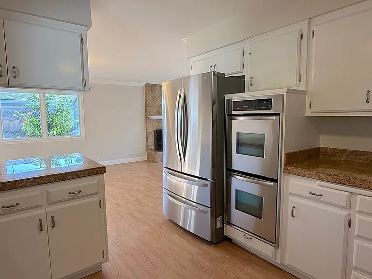 1388 Pine Ave — Photo 8